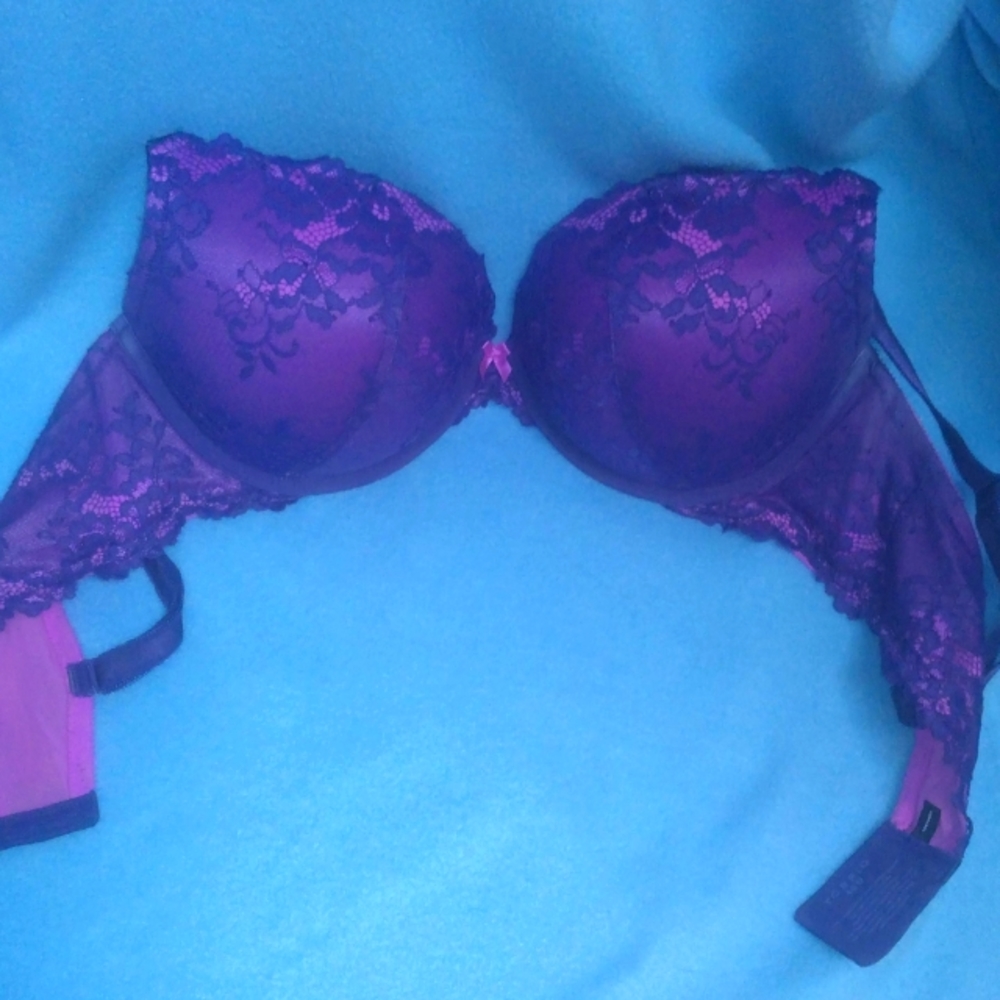 Torrid Bra size 40D Purple